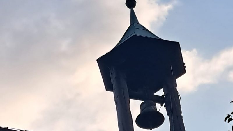 Glocke auf Kirchendach